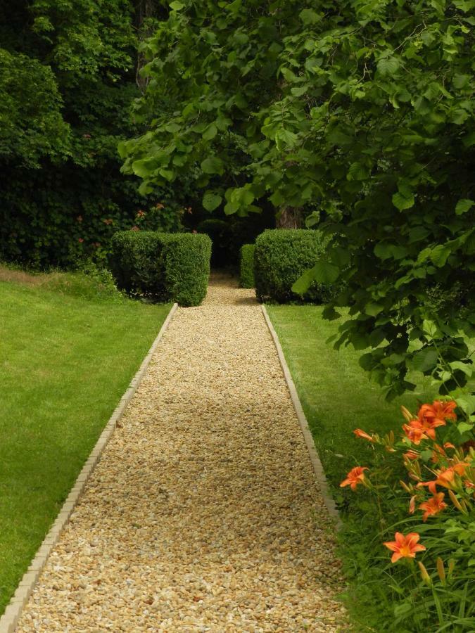 Manoir Des Cavaliers - Bed & Breakfast Chantilly